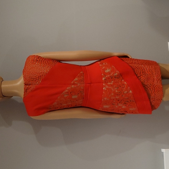 BCBG MaxAzria coral orange fitted diagonal style dress size 6 - Picture 7 of 9